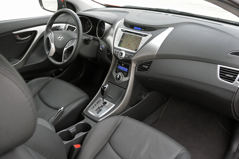 Used Vehicle Review Hyundai Elantra 2011 2015 Autos Ca