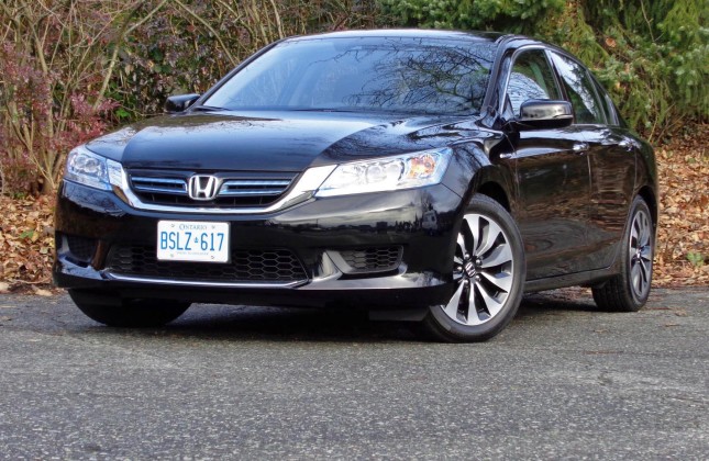 Compare between toyota camry and honda accord