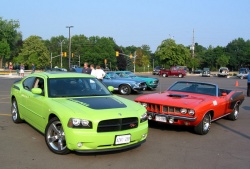 2007 Dodge Charger Daytona R/T with a 1971 'Cuda 440