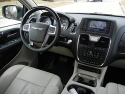 Test Drive: 2012 Chrysler Town & Country - Autos.ca