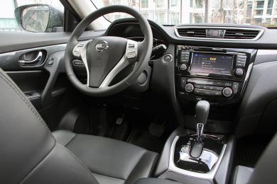 2014 Nissan Rogue SL AWD driver's seat
