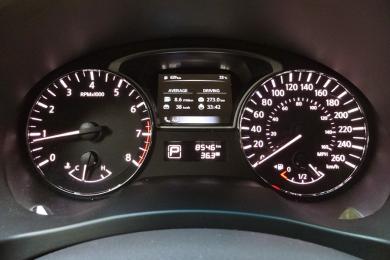 2014 Nissan Altima 2.5 SV gauges