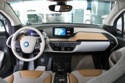 2014 BMW i3 dashboard