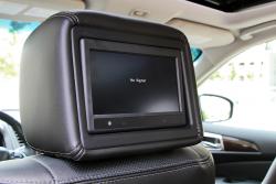 2014 Nissan Pathfinder Hybrid second row monitor