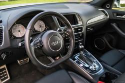 2014 Audi SQ5 dashboard