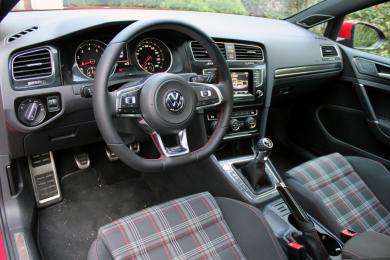 2015 Volkswagen GTI dashboard