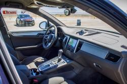 2015 Porsche Macan Turbo front seats