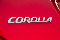 2015_Toyota_Corolla-16
